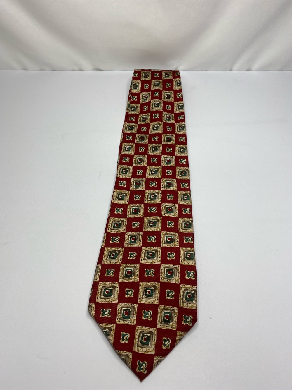 Brooks Brothers Vintage Silk Tie Red Geometric Medallion Hand Made USA
